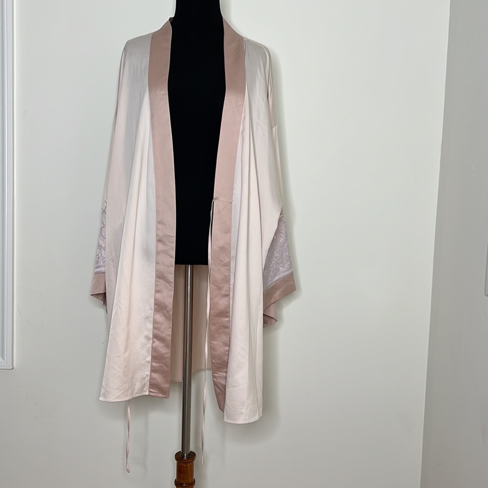 FLORA NIKROOZ Blush Lace Sleeve Robe M/L